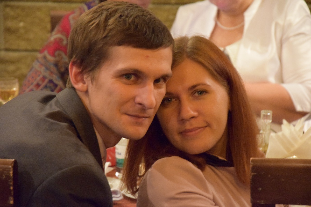 Жена и друг семьи русское